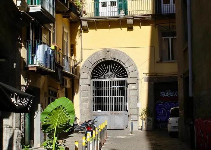 בית נופש Santa Maria La Nova - 32 נאפולי